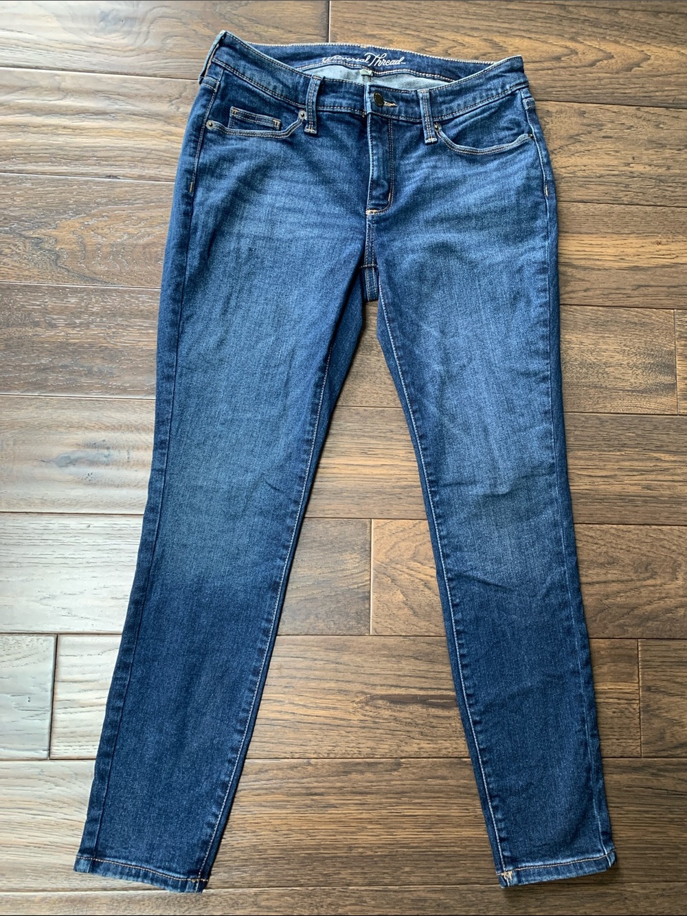 Universal Thread Women’s Indigo Skinny Denim Jeans. Pre-Owned. Size:27x26.